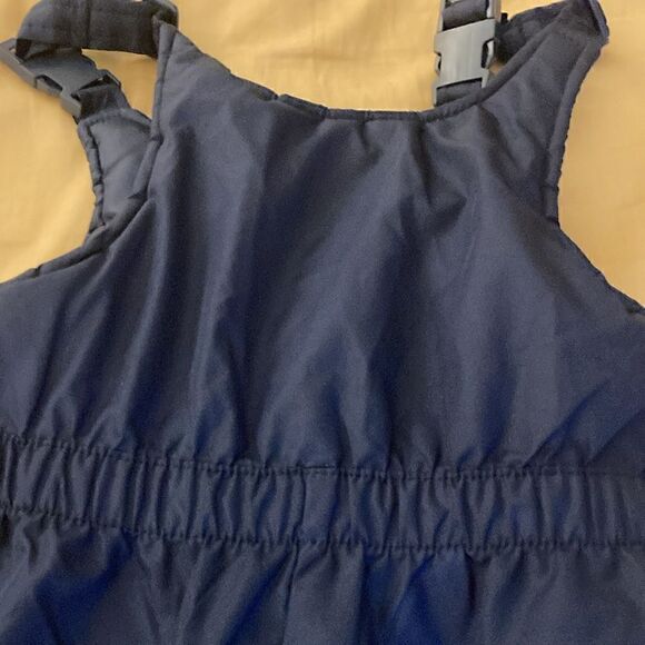 Oshkosh B’Gosh Bib Snow Pants in Navy Blue. Size M (5-6 yr). - Picture 6 of 8